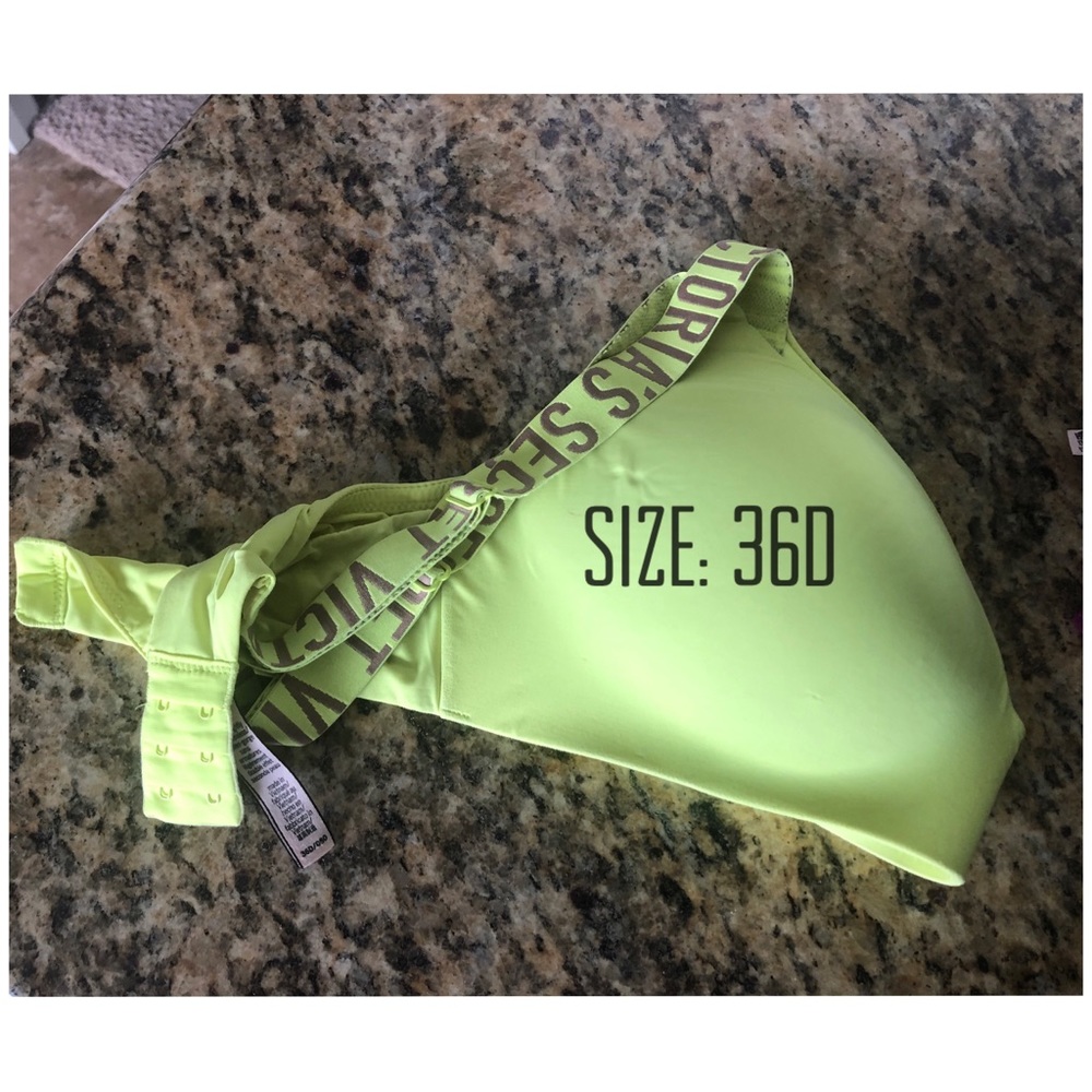 Victoria’s Secret t-shirt lightly lined wireless